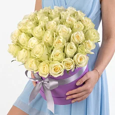 25 Белых Кенийских роз в коробке