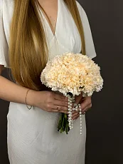 Букет невесты из 15 гвоздик