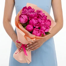 11 Малиновых Пионов в упаковке