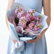 Букет из 5 розовых маттиол