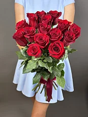 Красные розы 15 шт