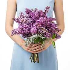 Композиция для невесты с сиренью