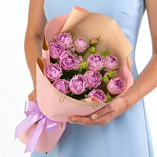 7 Кустовых пионовидных роз в упаковке