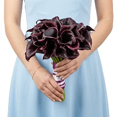 Букет невесты с фиолетовыми каллами