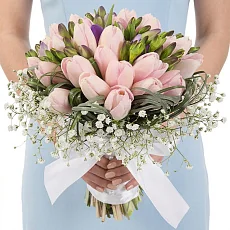 Тюльпаны и фрезии для невесты