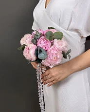 Букет невесты из  7 Пионов Сара Бернар