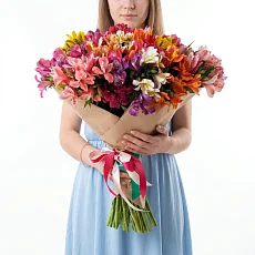 29 Ярких Альстромерий в крафте