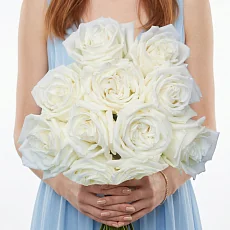Букет из 11 премиальных белых роз