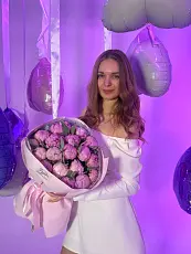Букет из 19 пионов в упаковке 