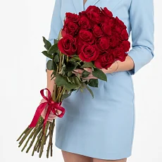 Красные розы 15 шт