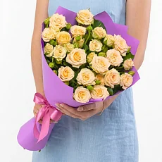 11 Бежевых Роз в упаковке