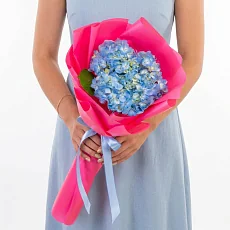 Букет из голубой гортензии