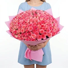 Букет 151 Розовая роза в упаковке