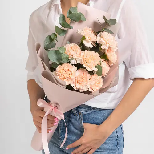 9 Персиковых Гвоздик