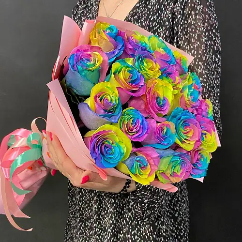 19 радужных роз 