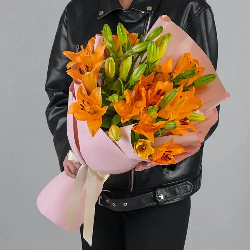 Букет 7 Ярких Лилий