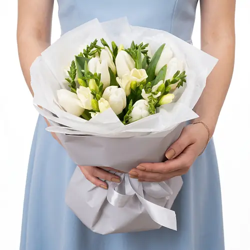 Тюльпаны и фрезии