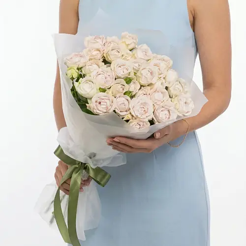 9 Кустовых Пионовидных Роз в упаковке