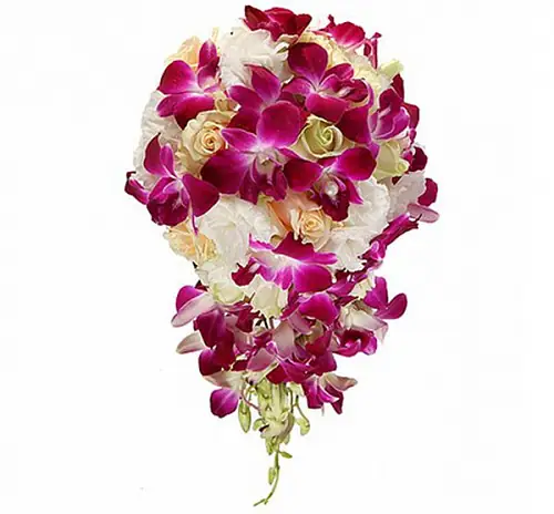 Свадебный букет с розами и орхидеями