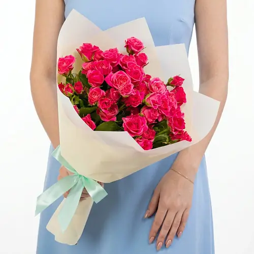 15 розовых роз