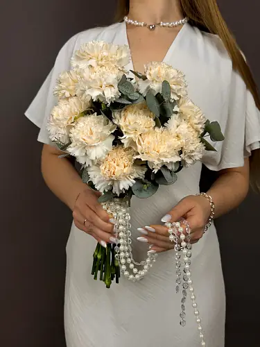 Свадебный букет из белых диантусов