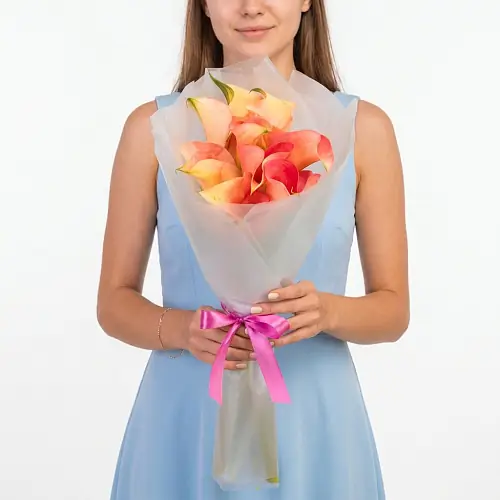 9 Розовых Калл в упаковке