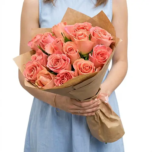15 Кенийских нежных роз (40 см)