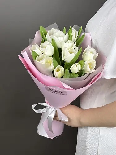 13  Белых Тюльпанов