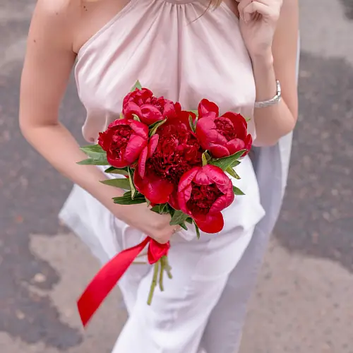 5 Красных Пионов под ленту 