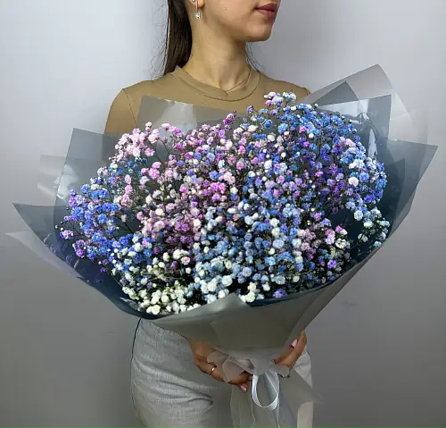 Букет из радужной гипсофилы