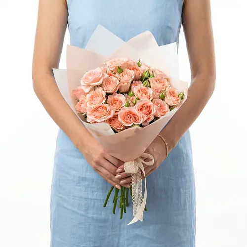 5 Коралловых Роз в упаковке