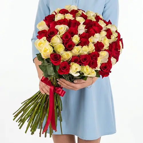75 Красно-Белых Роз