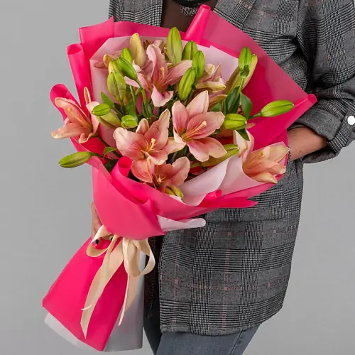 Букет 7 Ароматных Лилий 