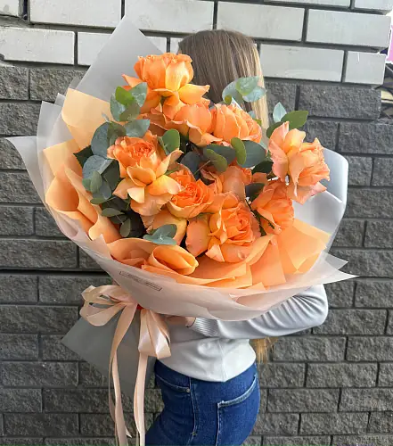 Букет из ярких роз