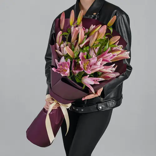 Букет из 9 Лилий в упаковке