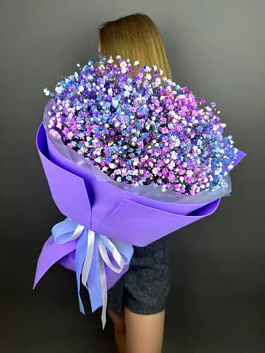 Букет живых цветов из гипсофилы