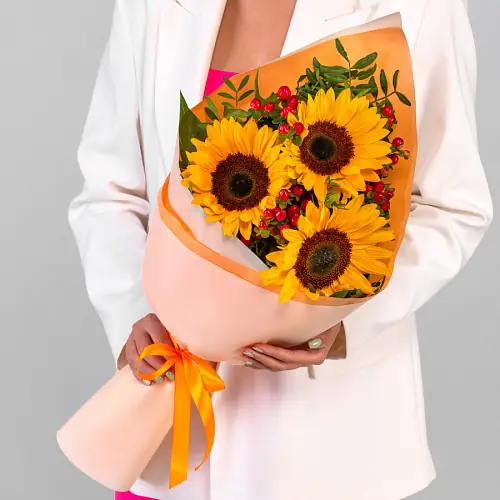 Букет с подсолнухами 