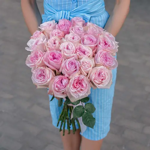 21 Пионовидная роза