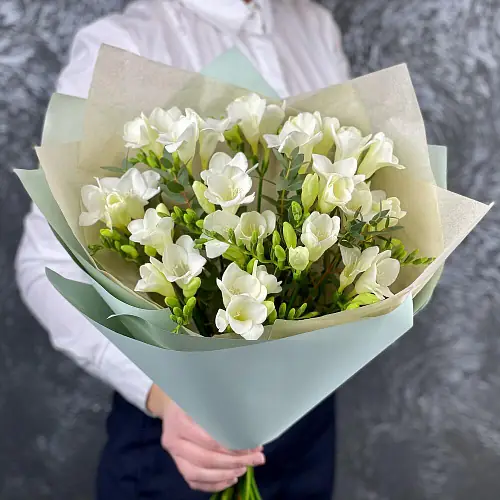 Фрезия и эвкалипт