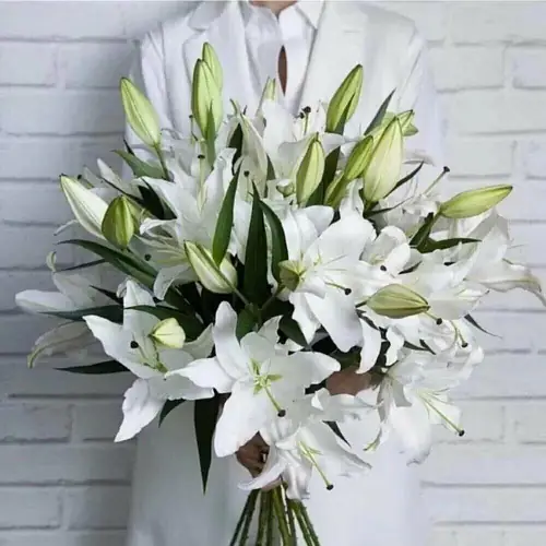 Букет из 9 Лилий